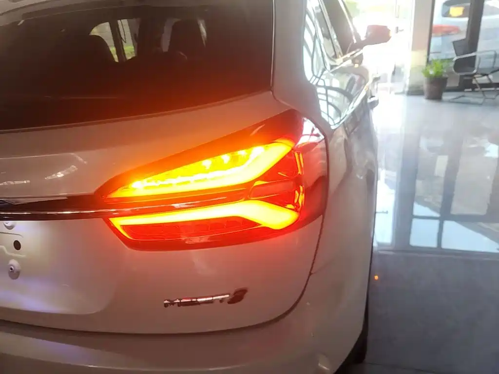 Junma MEET 3 (Meitu 3) 2019 2018 1.5T CVT Luxury Edition