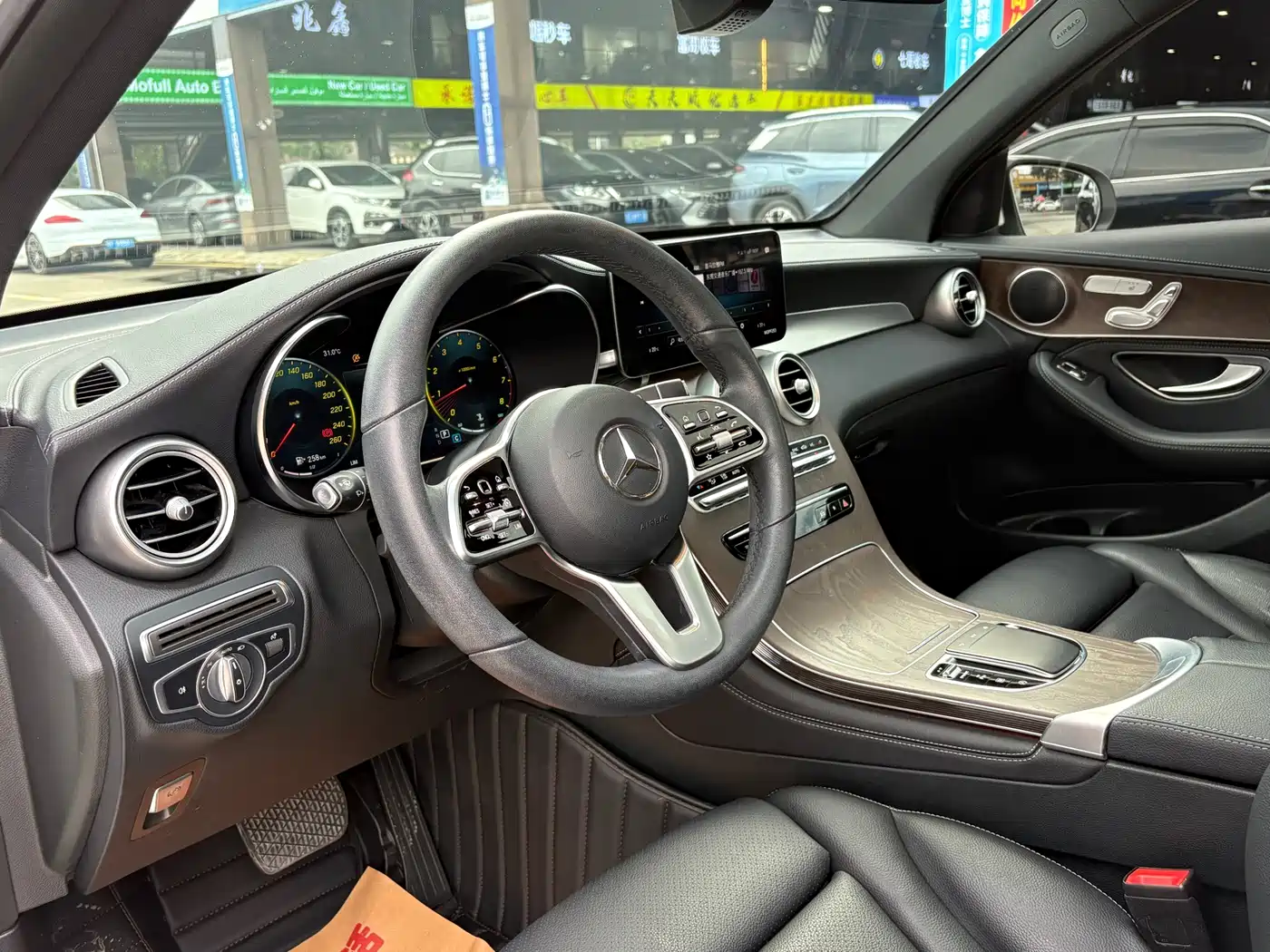 Mercedes-Benz GLC 2020 GLC 300 L 4MATIC Dynamic фото 4
