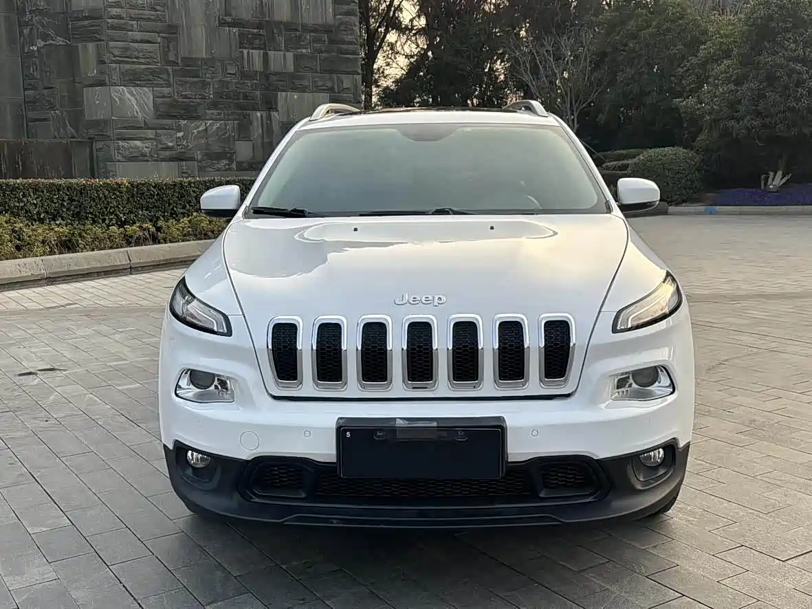 Jeep Cherokee (Import) 2015 2015 2.4L Elite Edition