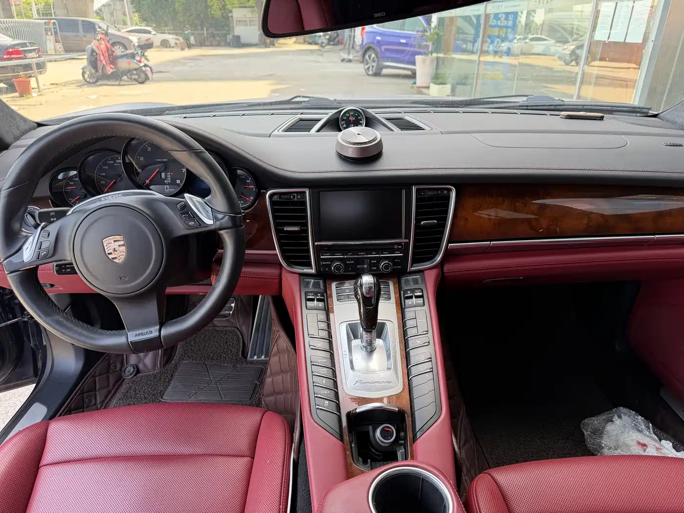 Porsche Panamera 2010 Panamera 4 3.6L фото 7