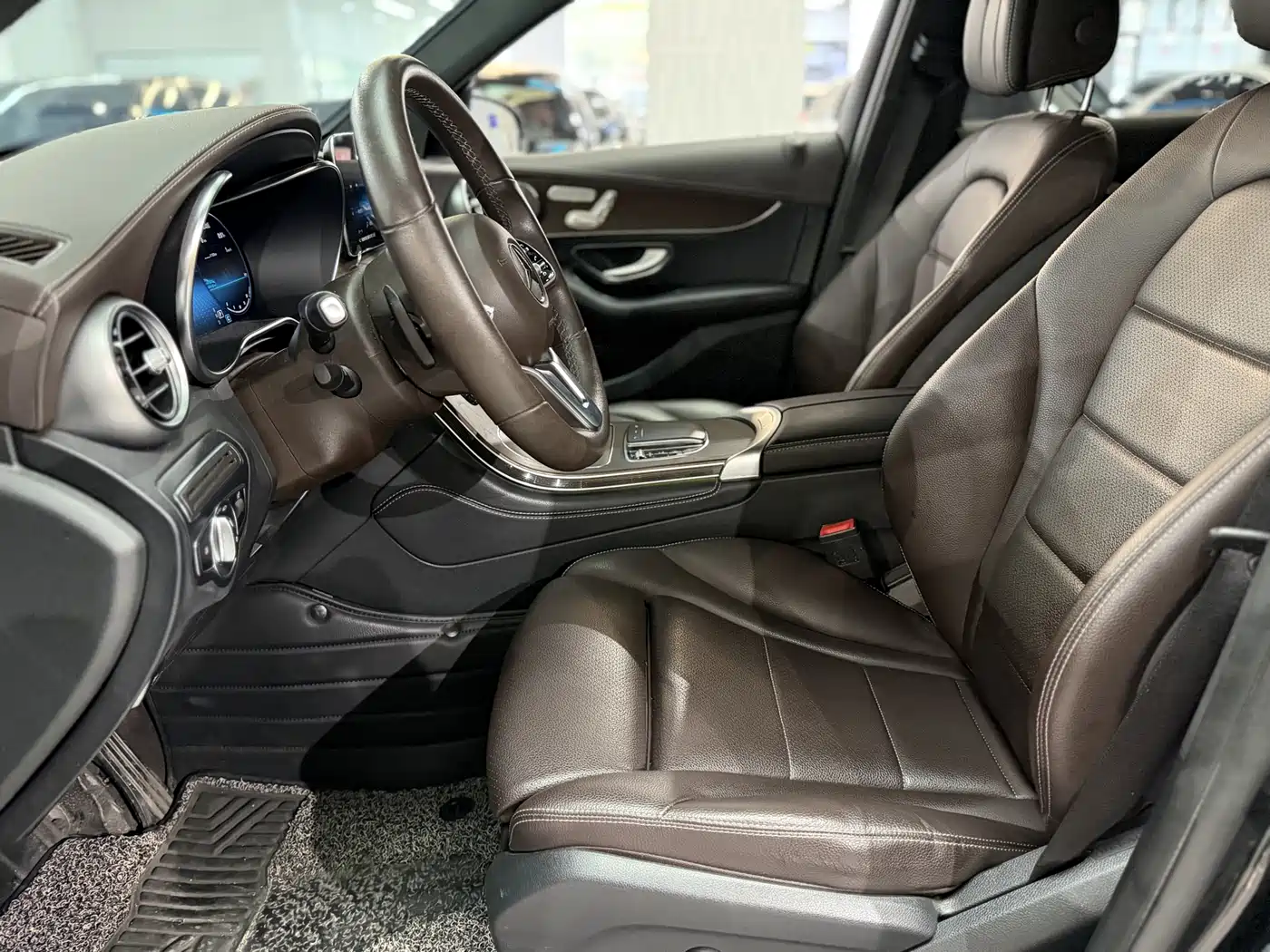 Mercedes-Benz GLC 2022 Model GLC 300 L 4MATIC Dynamic Edition фото 4