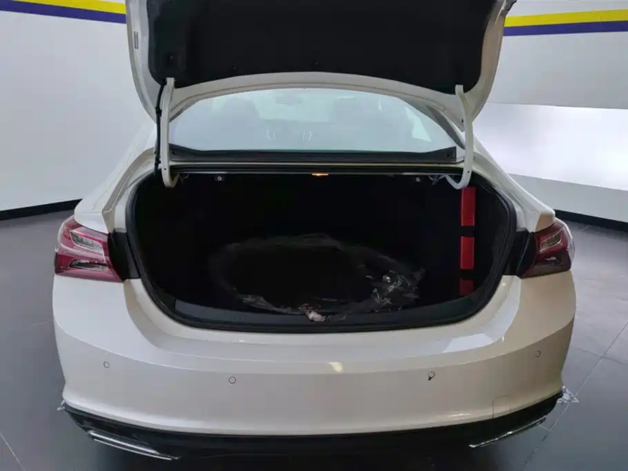 Chevrolet Malibu XL 2023 1.5T RS Edition фото 4