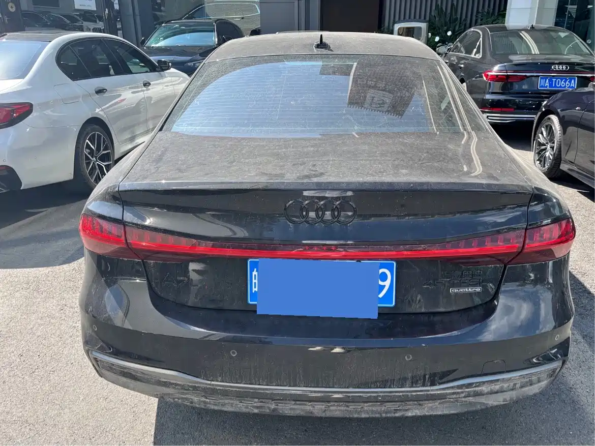 Фото 11 - Audi A7L