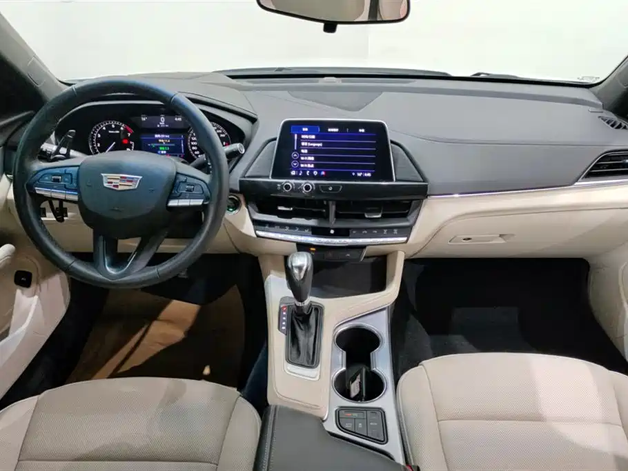 CADILLAC CT4