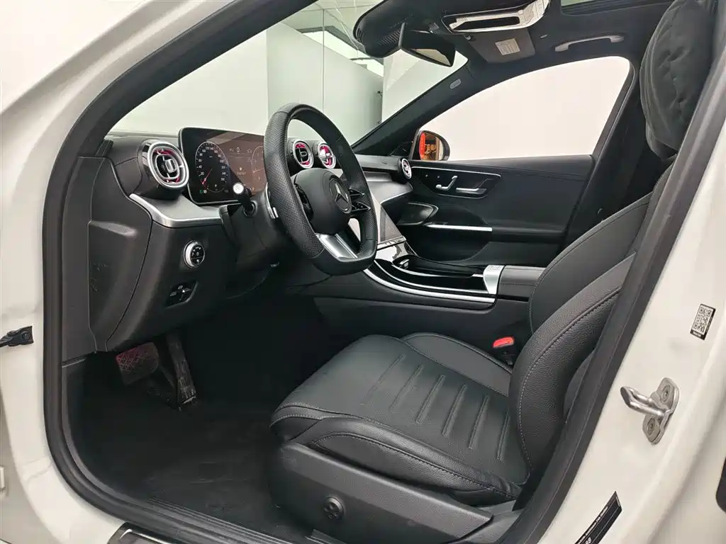 Mercedes-Benz C-Class 2023 Facelift C 260 L Night Sport Edition фото 9