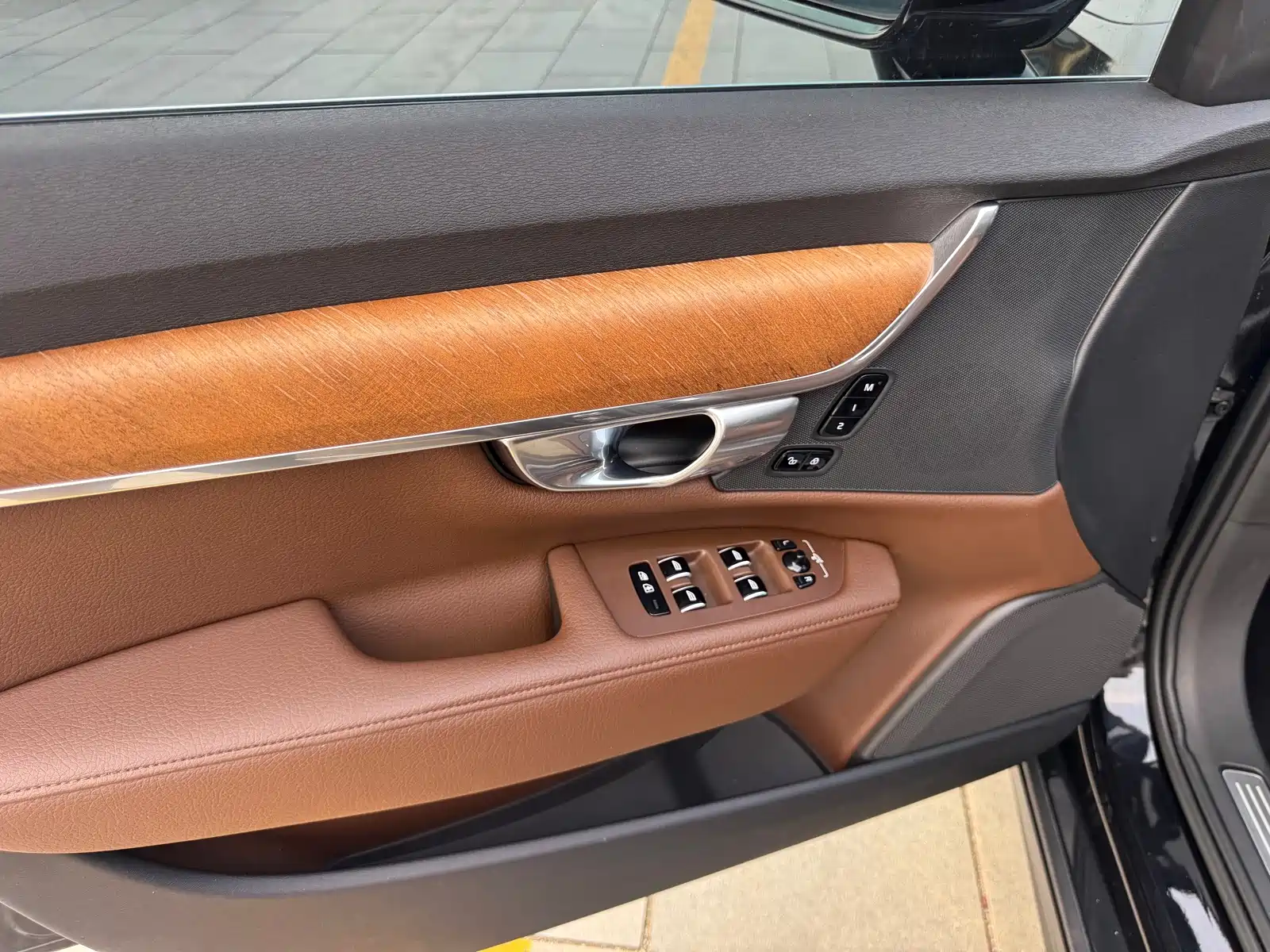 صورة 9 - Volvo S90