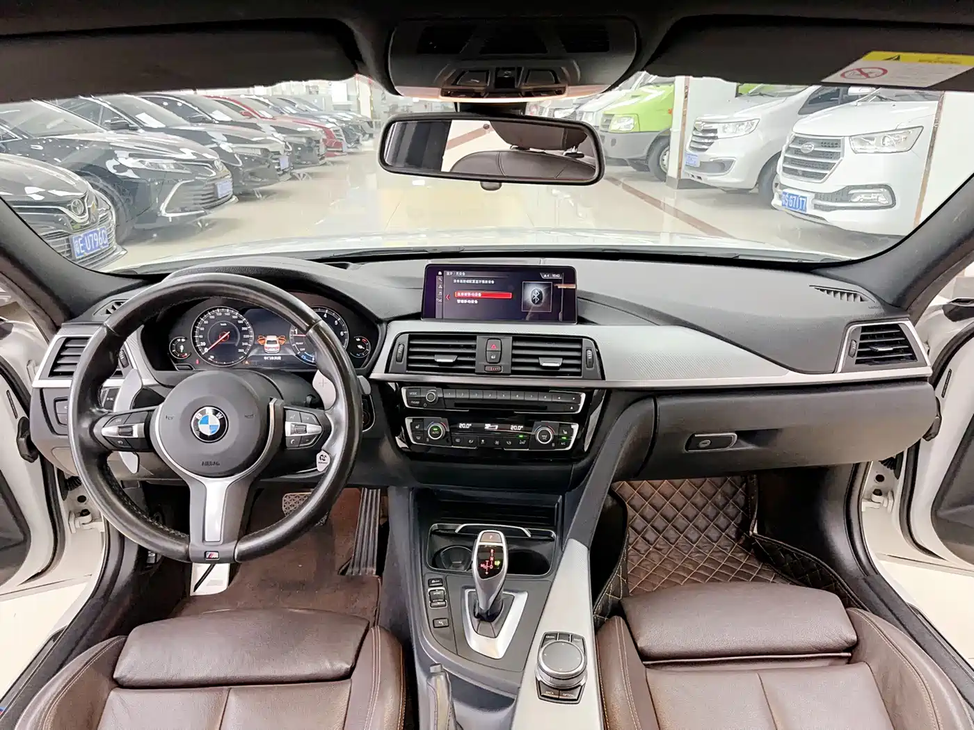 BMW 3 Series 2018 330i M Sport Black Night Edition фото 6