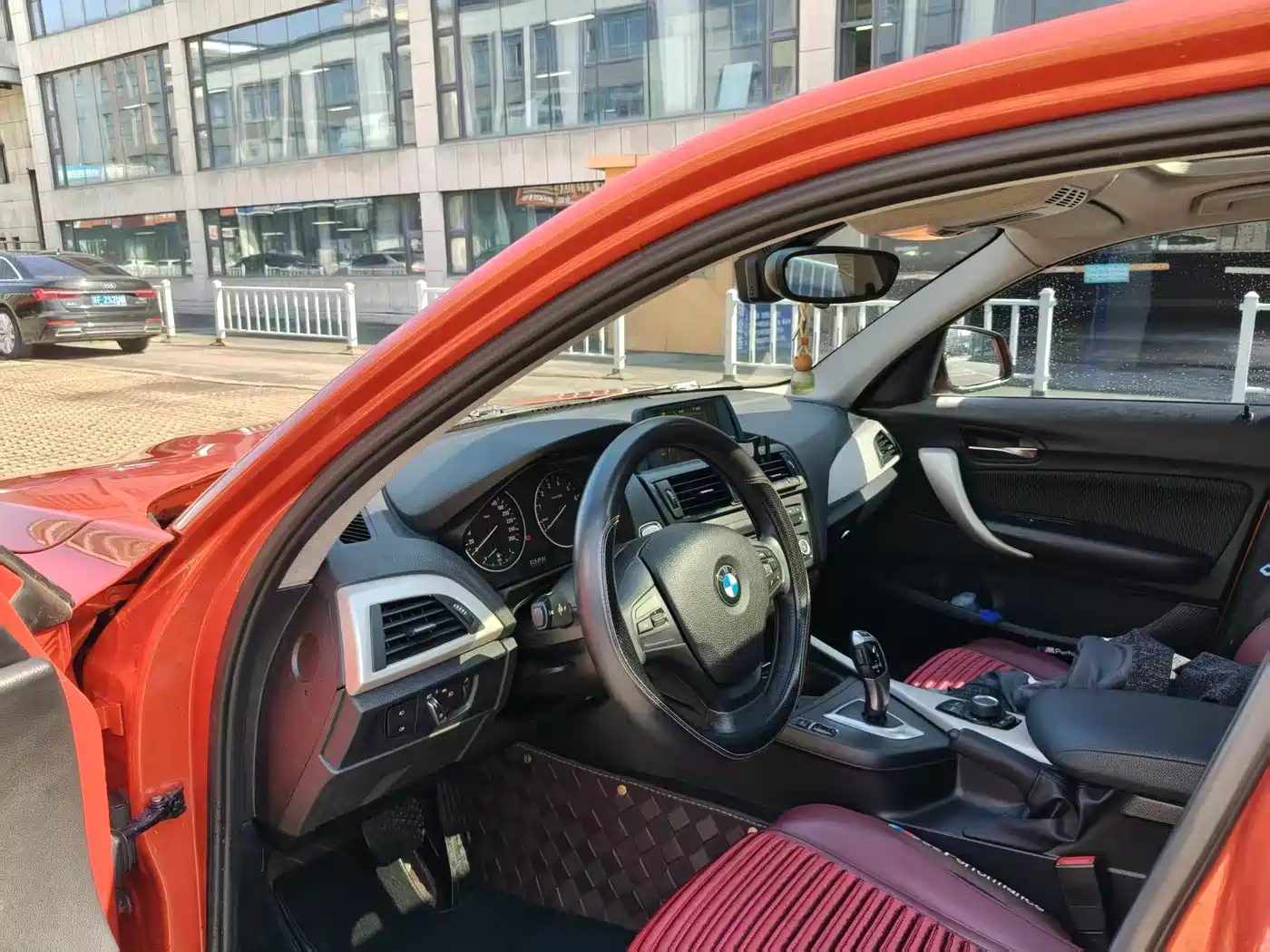 BMW 1 Series (Import) 2013 Facelift 118i Leading Model фото 5
