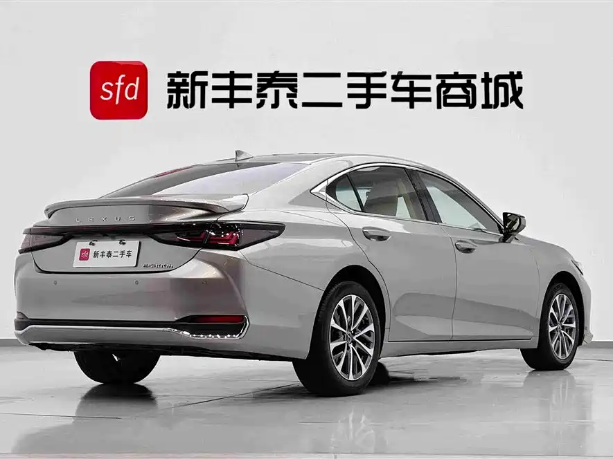 Lexus ES 2025 2025 300h Ultimate Edition