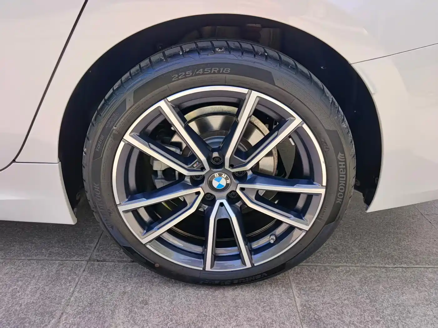 BMW 3 Series 2024 325Li M Sport Package фото 16
