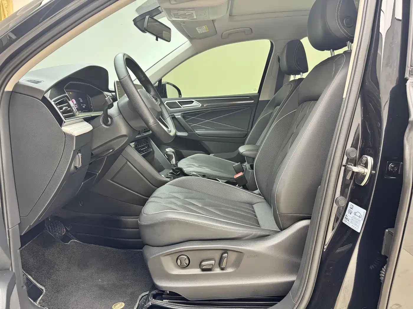 Volkswagen Tiguan L 2024 330TSI Automatic 2WD Intelligent Enjoyment Edition фото 3