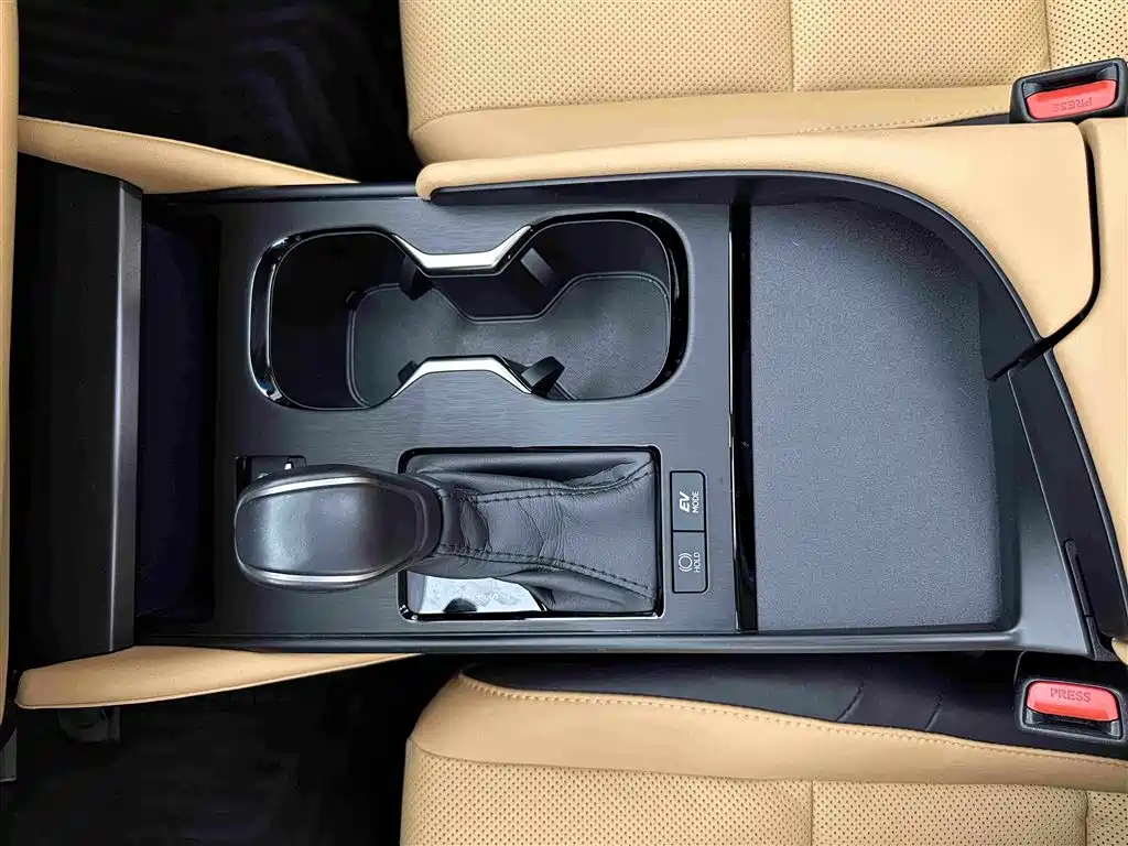 Lexus ES 2025 2025 300h Ultimate Edition