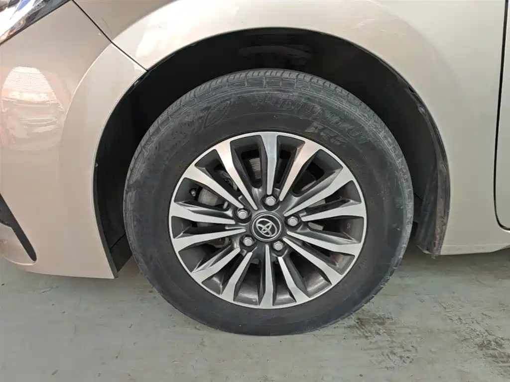 Toyota Corolla 2017 Facelift 1.2T S-CVT GL-i фото 23