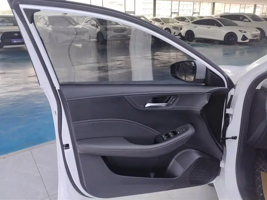 ROEWE I5