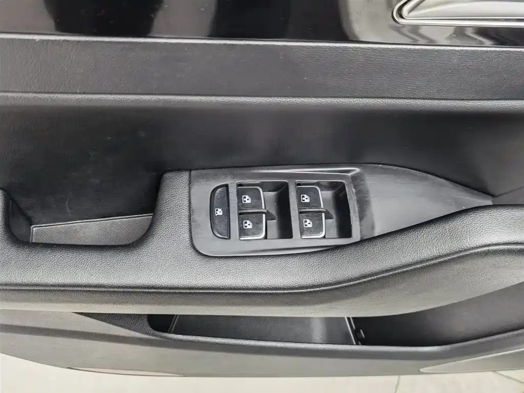 Hongqi H5 2019 30TD Agile Edition фото 9