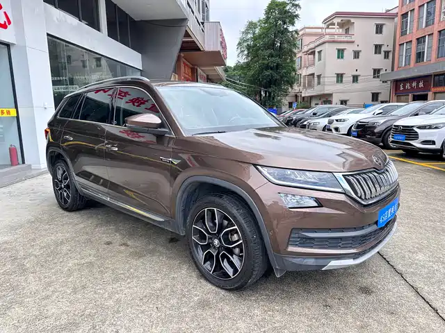 Škoda Kodiaq 2019 Facelift TSI330 7-Seater 2WD Luxury Premium Edition China V — фото 4