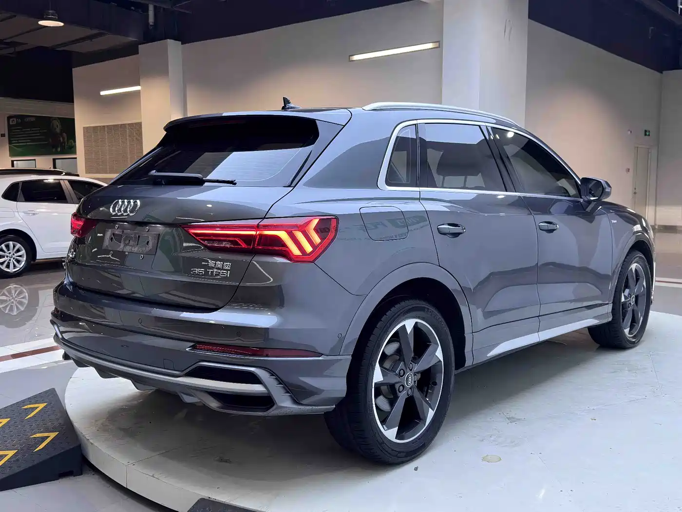 Audi Q3 2022 35 TFSI Fashion Dynamic фото 5