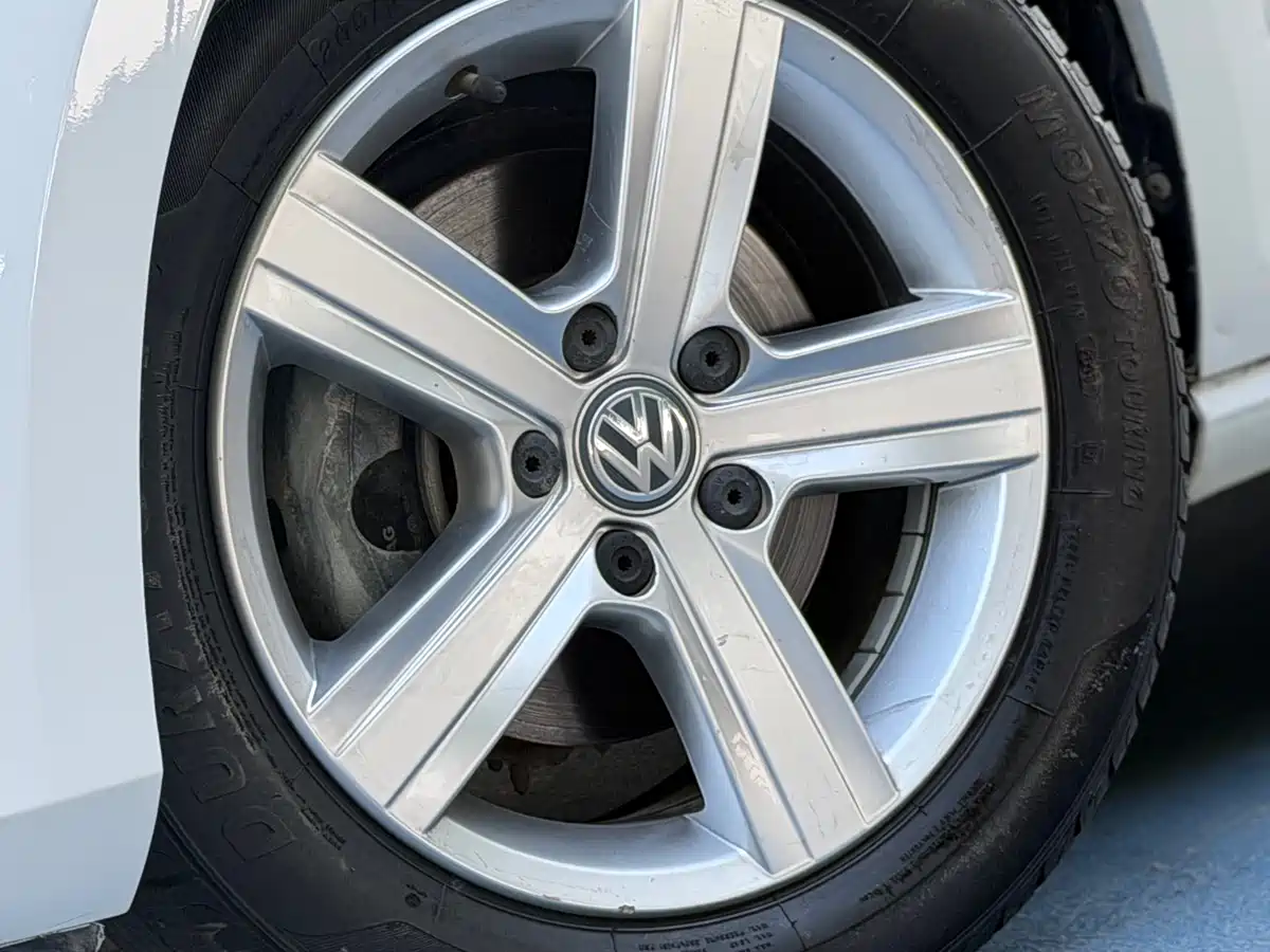 Volkswagen Golf 2016 1.6L Automatic Comfort фото 8