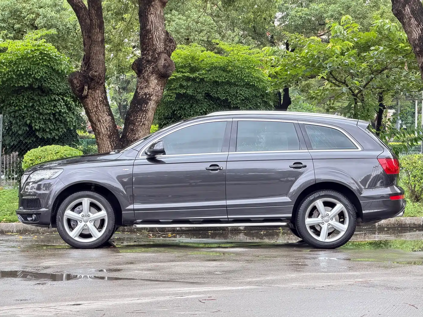 Photo 4 - Audi Q7