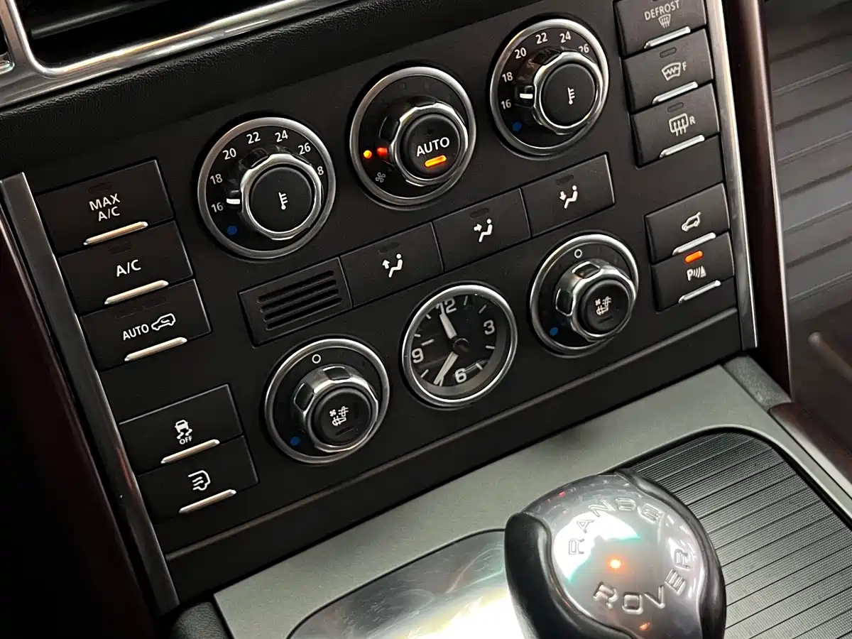Land Rover Range Rover 2011 5.0 SC V8 фото 28