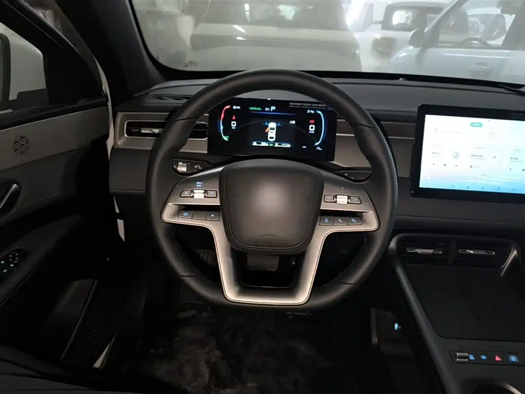 BYD Qin PLUS 2026 DM-i Smart Edition 128KM Progressive фото 11