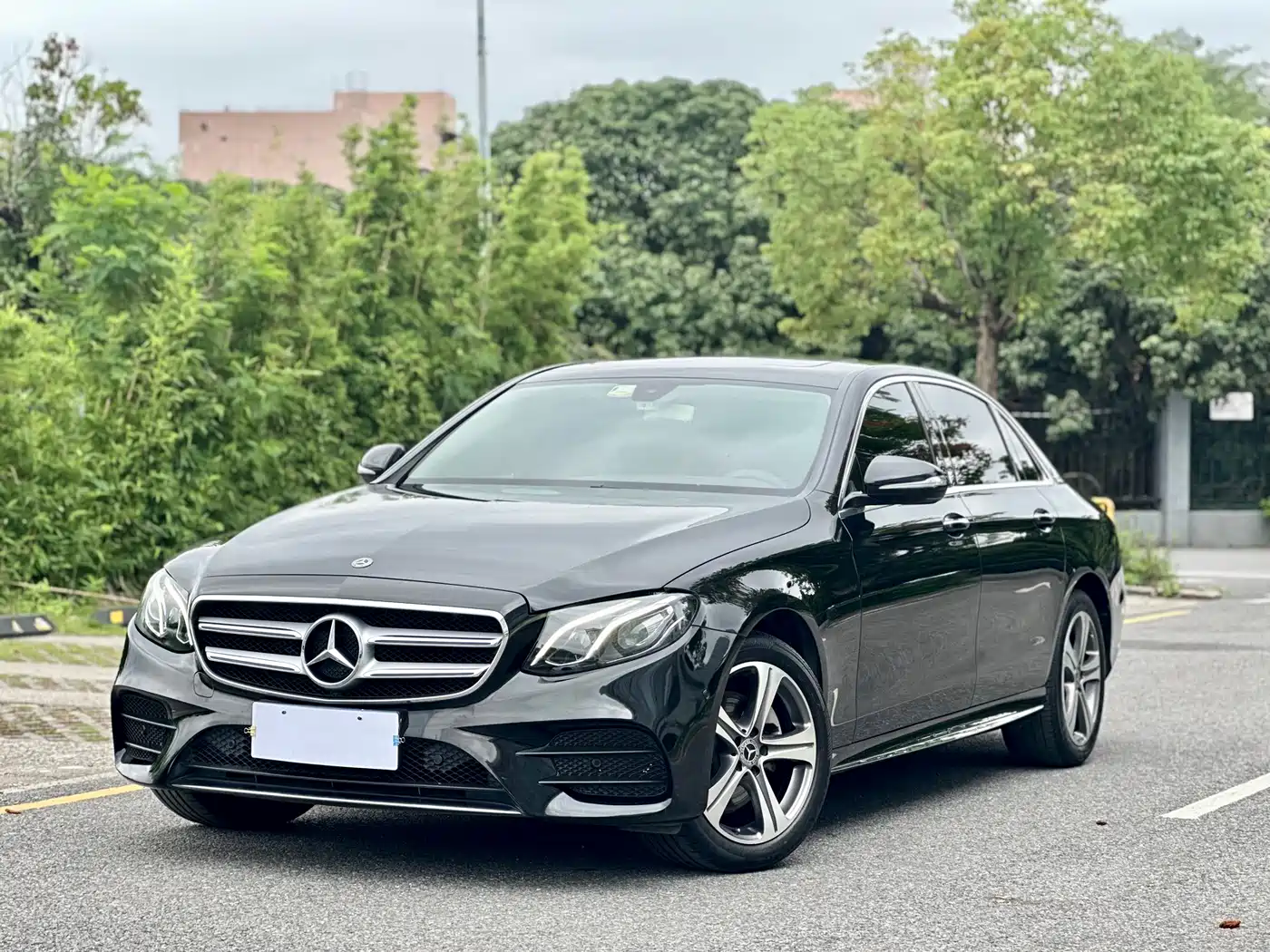 Mercedes-Benz E-Class 2019 E 200 L Sport фото 3