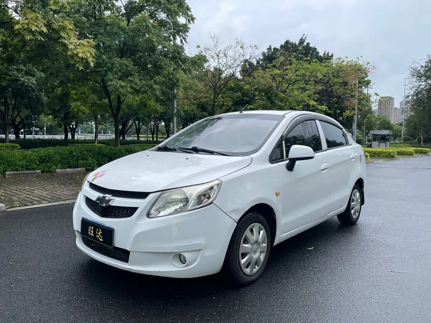 Chevrolet Sail 2014 2011 Sedan 1.4L AMT Happiness Edition