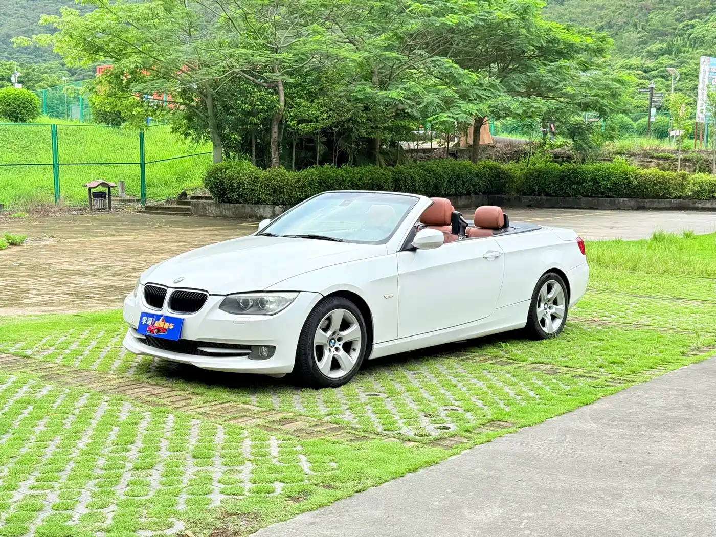 BMW 3 Series (Import) 2014 2011 320i Convertible