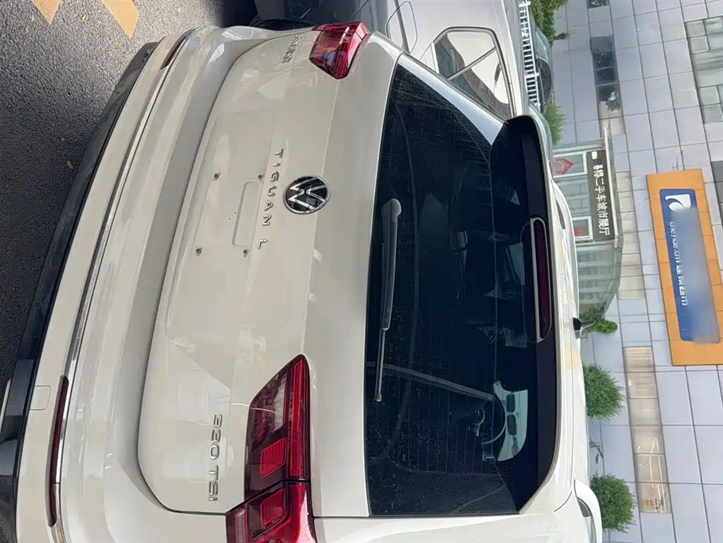 Volkswagen Tiguan L 2021 330TSI Automatic 2WD R-Line Premium фото 6