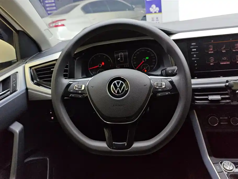Volkswagen Polo 2021 Plus 1.5L Automatic Colorful Tech Edition фото 15