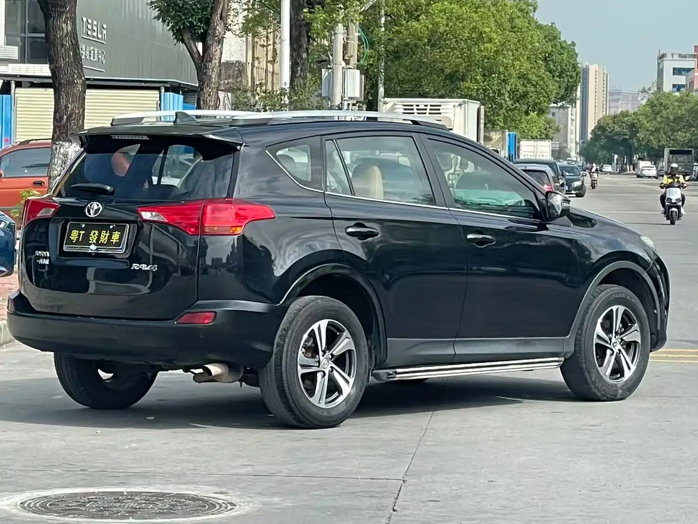 Toyota RAV4 Rongfang 2015 2.0L CVT 2WD Trend Edition фото 7