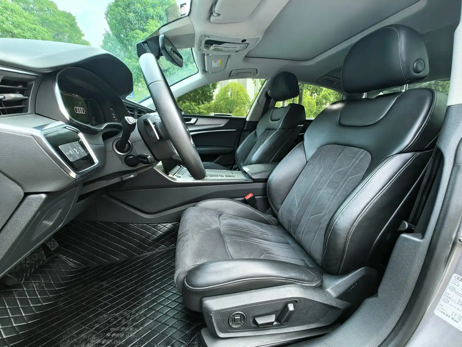 Photo 8 - Audi A7L