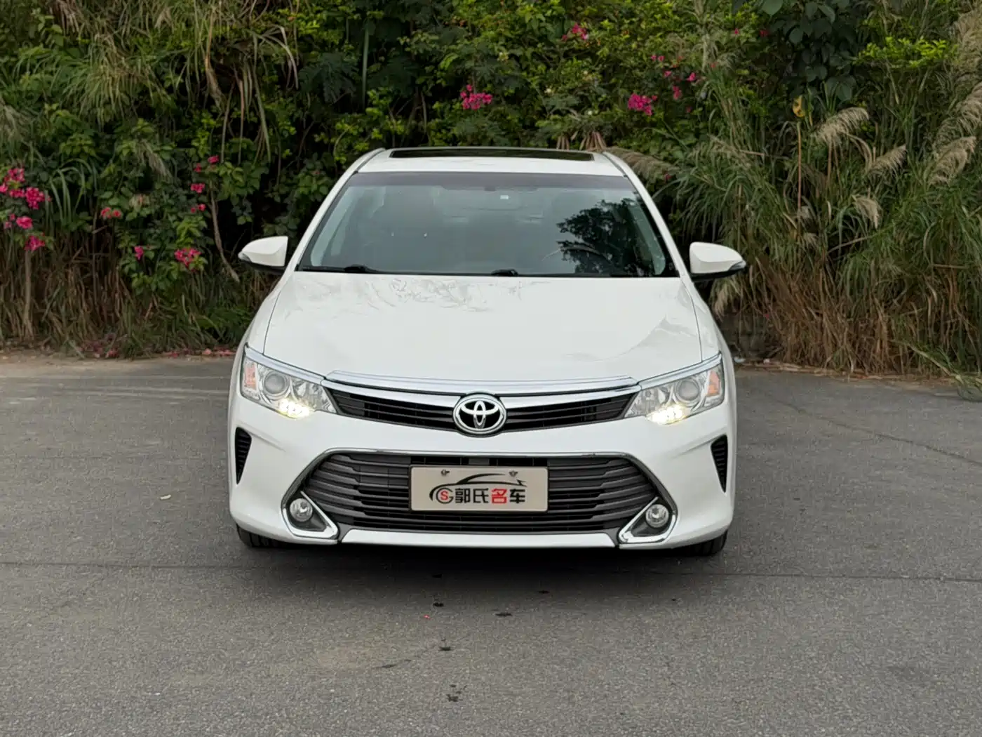 Toyota Camry 2015 2.0G Leading Edition фото 2