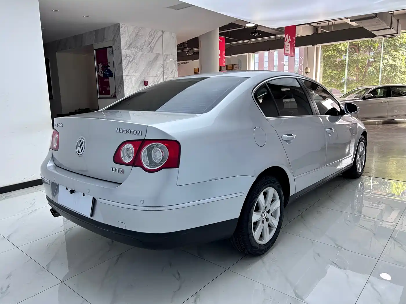 Volkswagen Magotan 2009 1.8TSI DSG Comfort фото 7