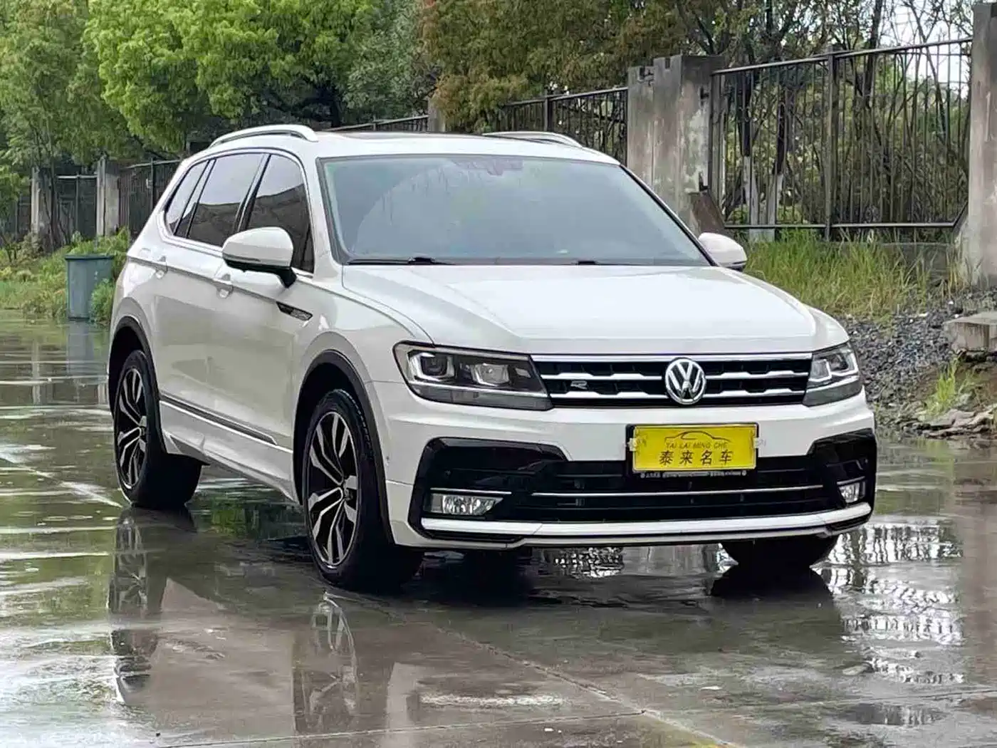 Volkswagen Tiguan L 2021 330TSI Automatic 2WD R-Line Premium фото 3
