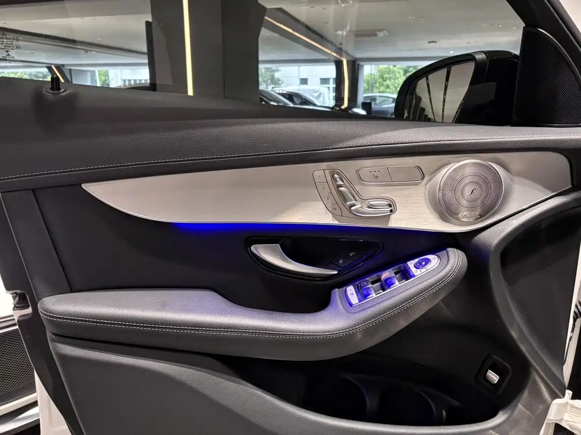 Mercedes-Benz GLC Coupe 2021 GLC 260 4MATIC Coupe SUV фото 16
