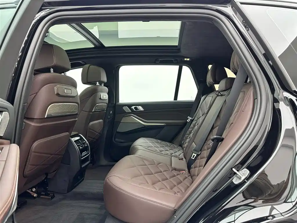 BMW X5 2026 xDrive 40Li M Sport Night Edition Package фото 20