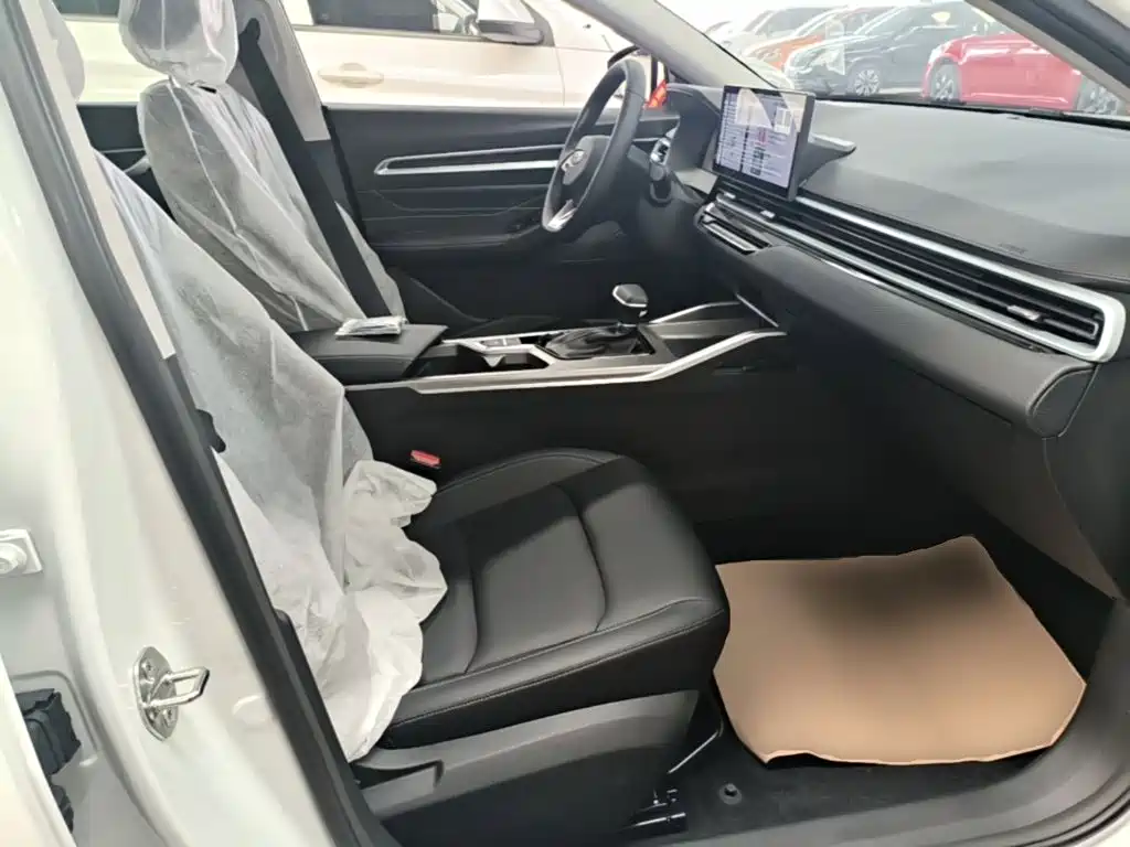Фото 25 - Geely Emgrand
