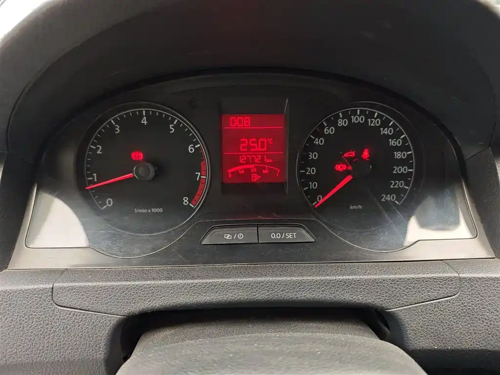Volkswagen Santana 2015 1.6L Manual Trend Edition фото 4