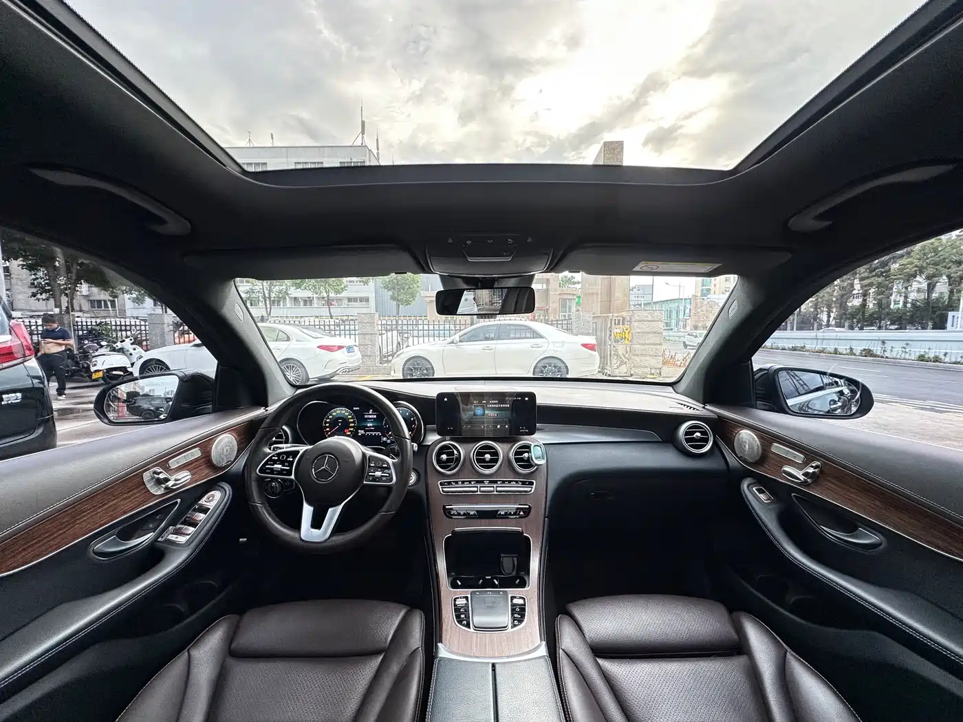 Mercedes-Benz GLC 2021 GLC 260 L 4MATIC Sporty фото 13