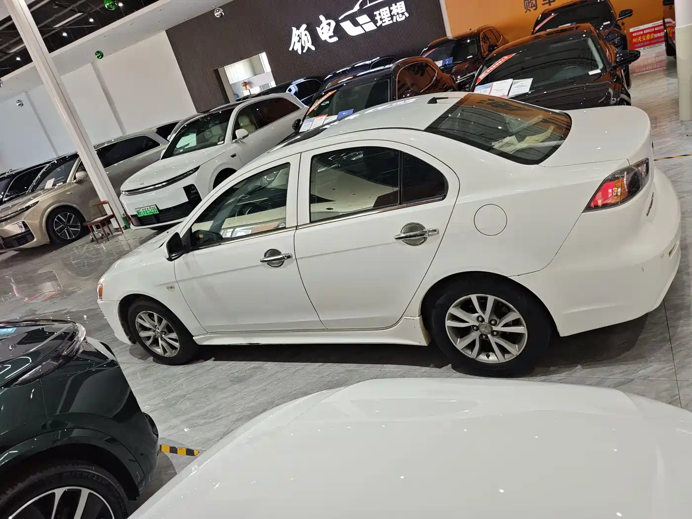 Mitsubishi Lancer EX 2013 2013 Fashion Edition 1.8L CVT Comfort