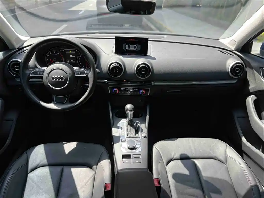 Audi A3 (Import) 2015 Limousine 45 TFSI S line Luxury фото 20