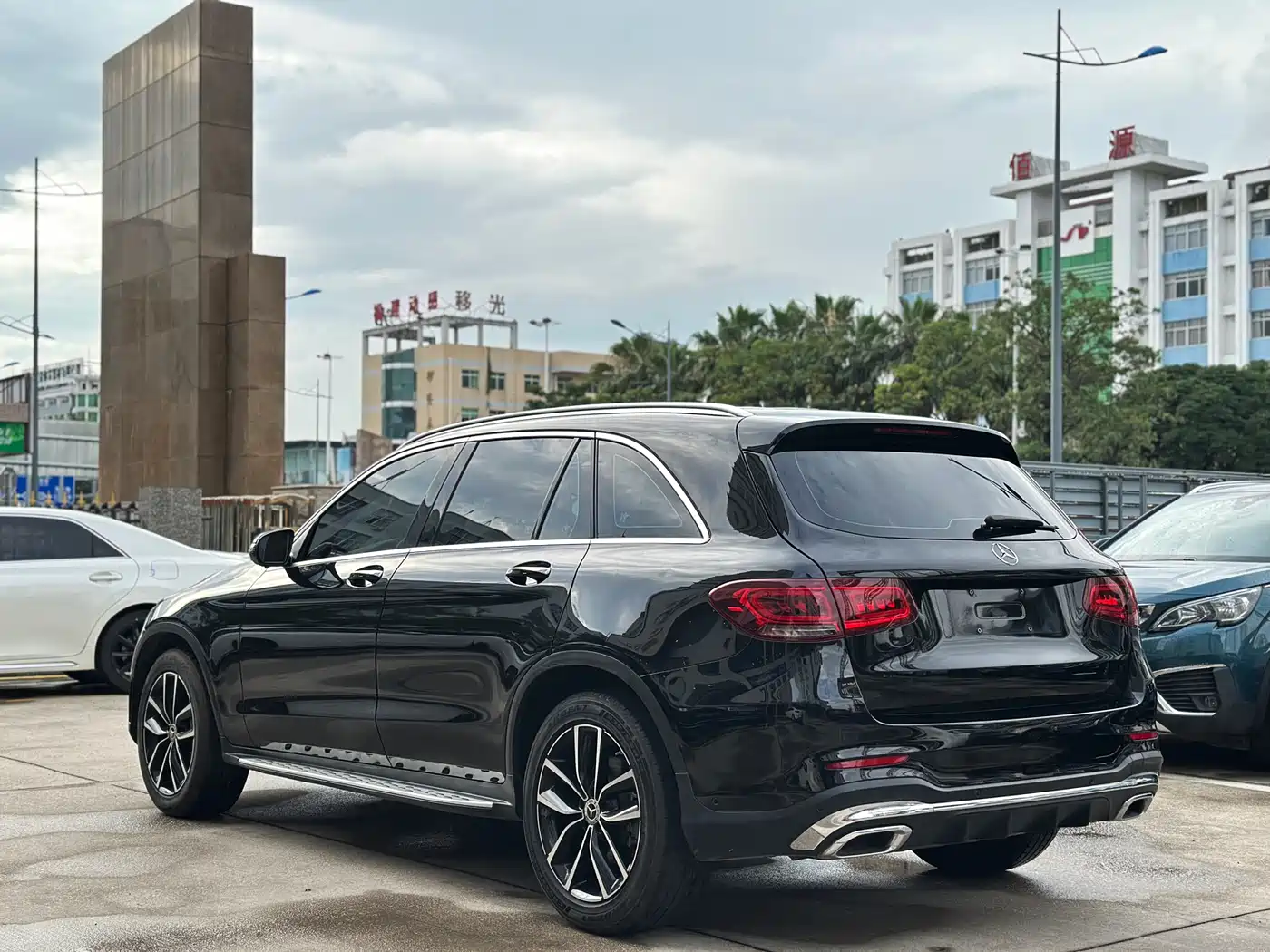 Mercedes-Benz GLC 2021 GLC 260 L 4MATIC Sporty фото 4
