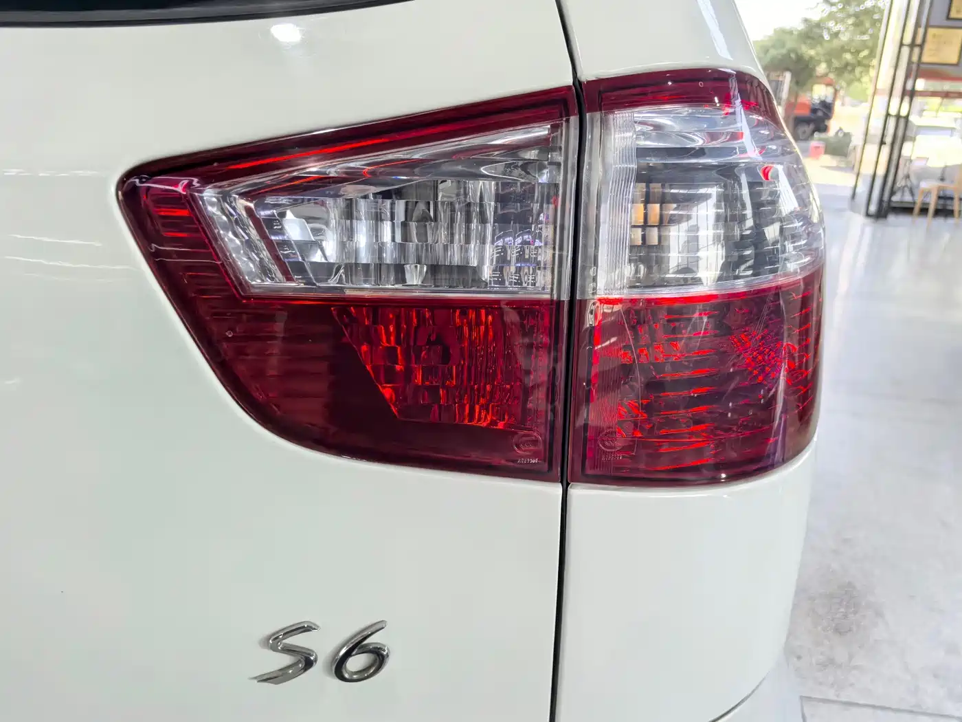 BYD S6 2013 2014 Model 2.0L Manual Elite 5-Seater