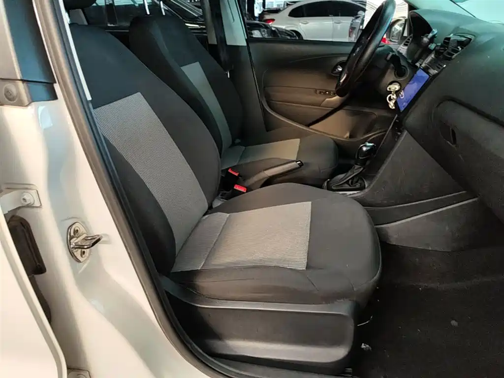 Volkswagen Polo 2018 1.5L Auto Safe Drive фото 25