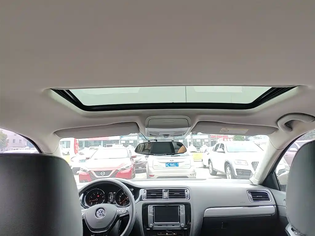 Volkswagen Sagitar 2018 280TSI DSG Spark Edition фото 18