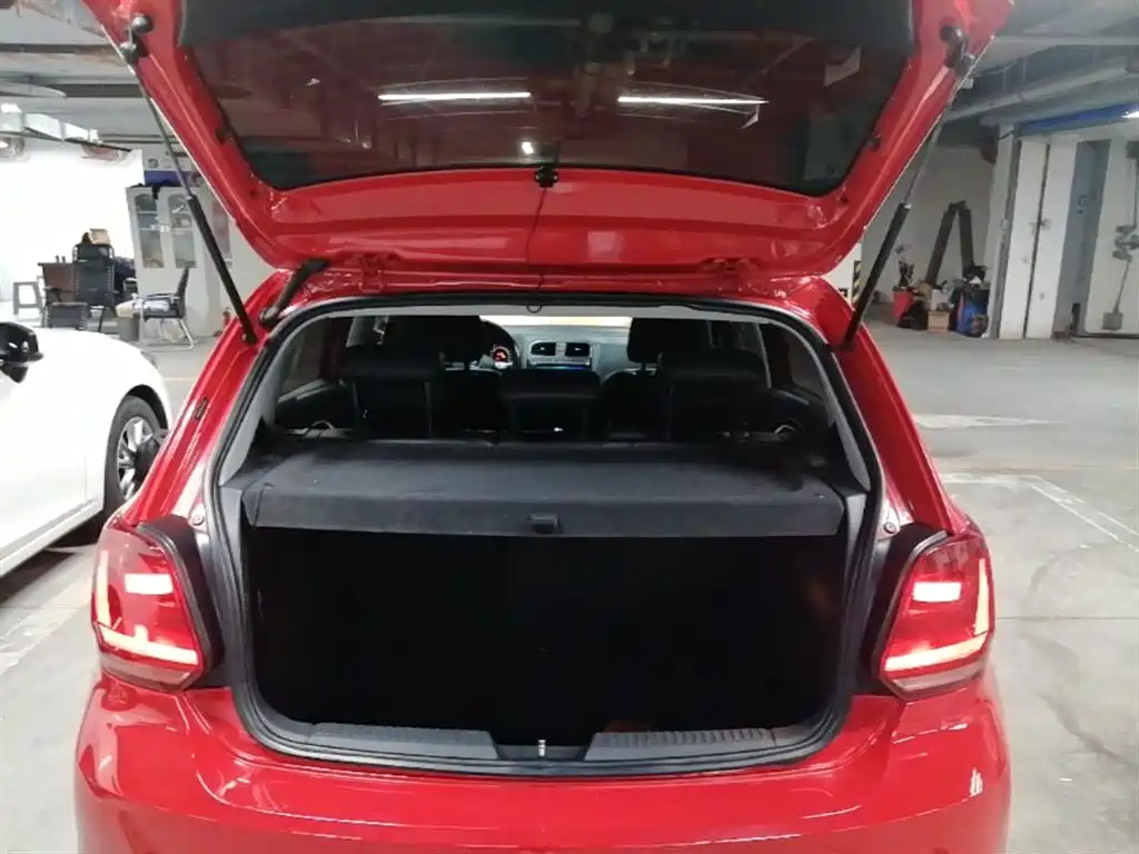Volkswagen Polo 2016 1.6L Automatic Comfort фото 19