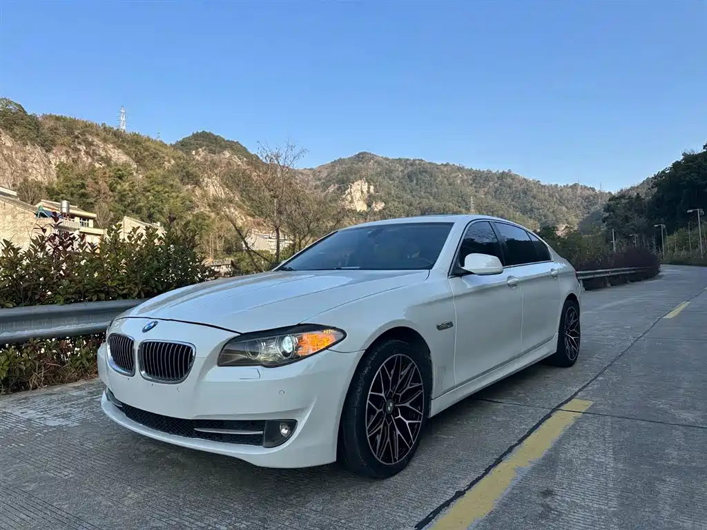 BMW 5 Series 2012 523Li Luxury