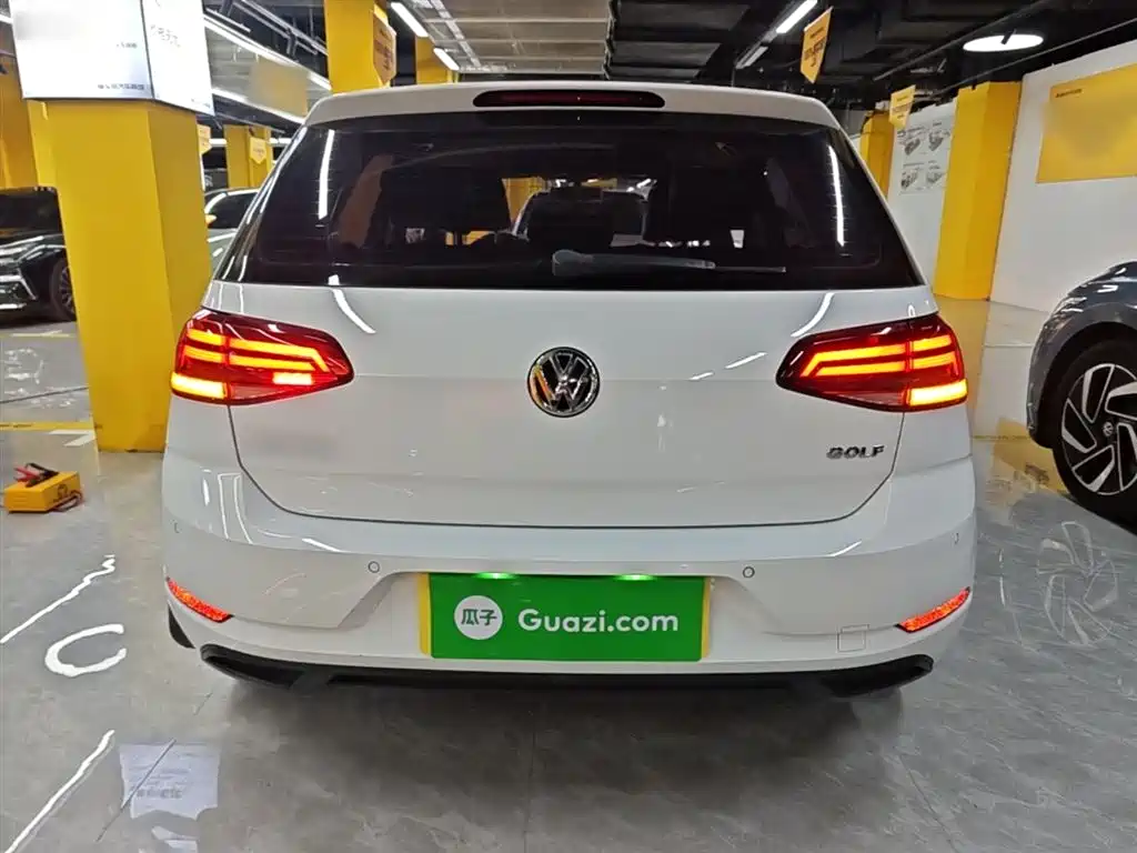 Volkswagen Golf 2018 1.6L Automatic Fashion фото 6