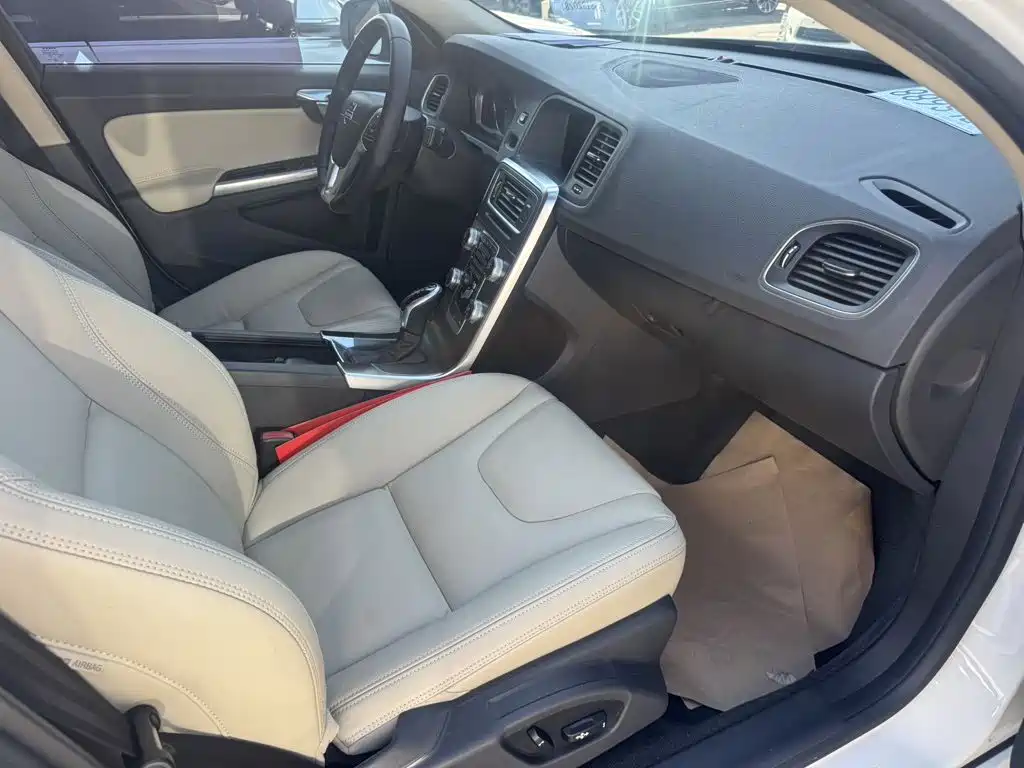 Фото 7 - Volvo S60
